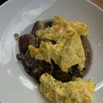 STIRR - Short rib hash (not pretty but so so good!) - Cocktail Bars Near Me - Dallas, Texas