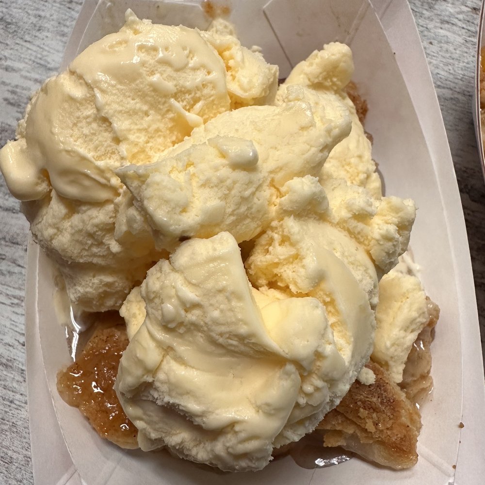 Big John's Texas BBQ - Apple cobbler - Barbeque Near Me - Page, Arizona Big John's Texas BBQ - Apple cobbler - Barbeque Near Me - Page, Arizona