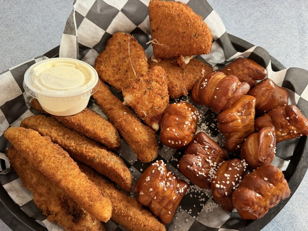Food from Referees Sports Bar and Grill