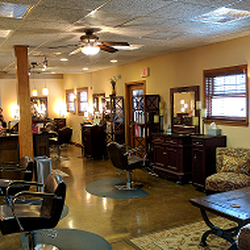Salon Christianne - Salon Main Entry