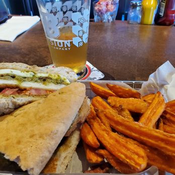 Brews - A Taphouse and Gourmet Burger Joint - Loved the chicken pesto sandwich! My new favorite! I might add sun dried tomatoes to it next time. - American Near Me - Chandler, Arizona Brews - A Taphouse and Gourmet Burger Joint - Loved the chicken pesto sandwich! My new favorite! I might add sun dried tomatoes to it next time. - American Near Me - Chandler, Arizona