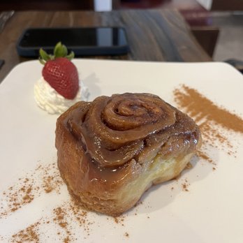 Allenberry Resort - Best thing ever!!! Warm sticky bun which can be served with ice cream - Resorts Near Me - Boiling Springs, Pennsylvania Allenberry Resort - Best thing ever!!! Warm sticky bun which can be served with ice cream - Resorts Near Me - Boiling Springs, Pennsylvania