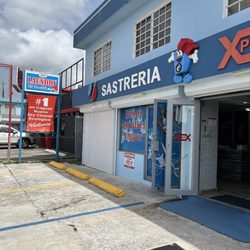 Xpress Dry Cleaner - Rótulo exterior y entrada