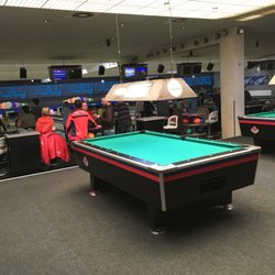 Bowling-Center Hoppegarten - Vorne Billard, hinten Bowling