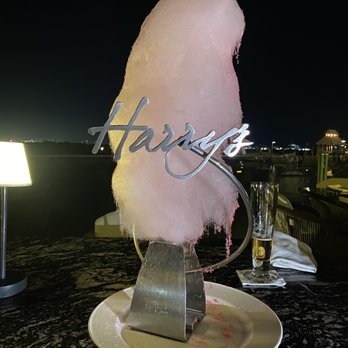 Harry's - Complementary cotton candy tower - Steakhouses Near Me - Cancún, ROO