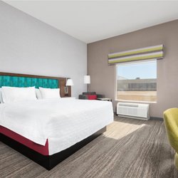 Hampton Inn & Suites Corsicana - Guest room