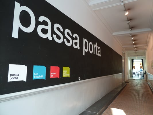 Passa Porta Bookshop by null