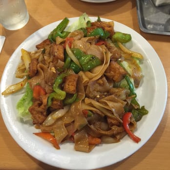 Seven Seas - Delicious Drunken Noodle with Tofu - Thai Near Me - Corona, California Seven Seas - Delicious Drunken Noodle with Tofu - Thai Near Me - Corona, California