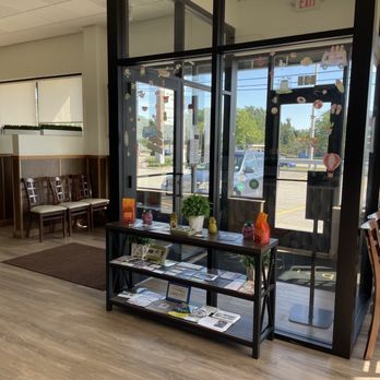 Brunch Cafe-Deerfield - Interior - Breakfast & Brunch Near Me - Deerfield, Illinois