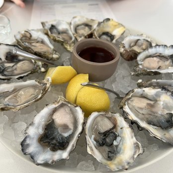 Model Citizen - Oysters - New American Near Me - Ventura, California Model Citizen - Oysters - New American Near Me - Ventura, California