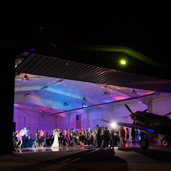 Bugbee's DJ Plus - A beautiful ambiance, great music and an energetic DJ helps keep the dance floor full all evening! - DJs Near Me Bugbee's DJ Plus - A beautiful ambiance, great music and an energetic DJ helps keep the dance floor full all evening! - DJs Near Me
