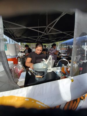 Los Originales Tacos de Birria by null