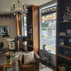 Fringe Salon - Inside