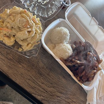 Matiki Island Barbecue - Beef Mini Plate w/ a Side of Macaroni Salad - Hawaiian Near Me - Fullerton, California