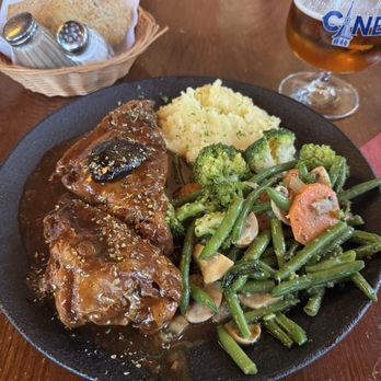 9 et Voisins - Lapin a la kriek (rabbit) - Belgian Near Me - Brussels, BRU