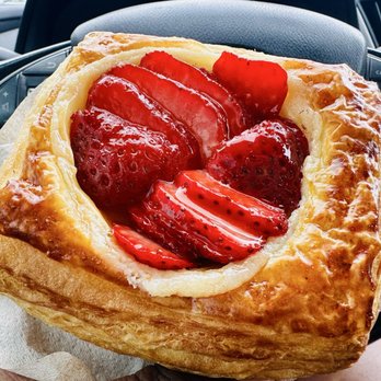 Hello Bakery - Strawberry tart - Ice Cream & Frozen Yogurt Near Me - Birmingham, Alabama Hello Bakery - Strawberry tart - Ice Cream & Frozen Yogurt Near Me - Birmingham, Alabama
