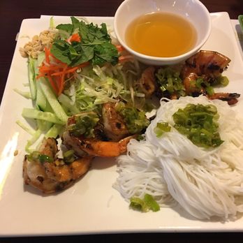 Lotus Leaf - Vermicelli plate with garlic shrimp. - Vietnamese Near Me - San Leandro, California