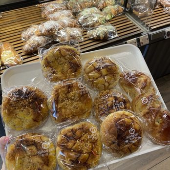 Sunmerry Bakery - Bolo pineapple buns - Coffee & Tea Near Me - Monterey Park, California Sunmerry Bakery - Bolo pineapple buns - Coffee & Tea Near Me - Monterey Park, California