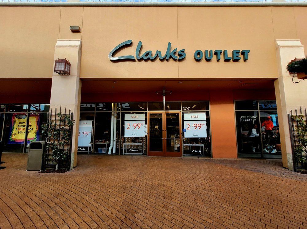clarks outlet mall