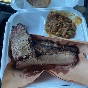 Beau's BBQ - Brisket & beans - Food Trucks Near Me Beau's BBQ - Brisket & beans - Food Trucks Near Me