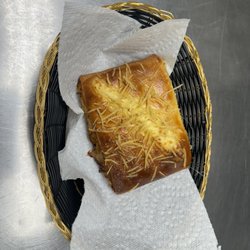 Tropical Bakery Cafe - Chiken crem cheese