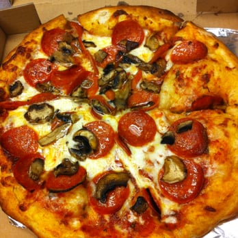 Roppolo's Pizzeria - Medium Pepperoni & Mushroom. - Pizza Near Me - Austin, Texas Roppolo's Pizzeria - Medium Pepperoni & Mushroom. - Pizza Near Me - Austin, Texas