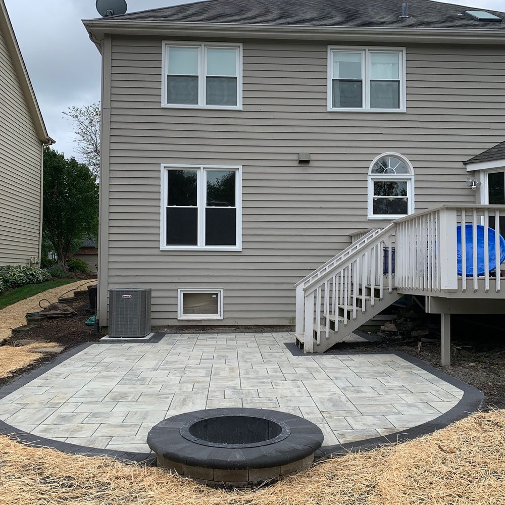Fox Valley Hardscapes - Hardscape patio: 18'x25' Beacon Hill Flagstone patio in Fossil w/Holland Premier Accent - Landscaping Near Me Fox Valley Hardscapes - Hardscape patio: 18'x25' Beacon Hill Flagstone patio in Fossil w/Holland Premier Accent - Landscaping Near Me
