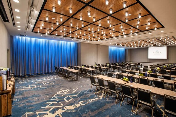 Magnolia Hotel Houston, a Tribute Portfolio Hotel by null