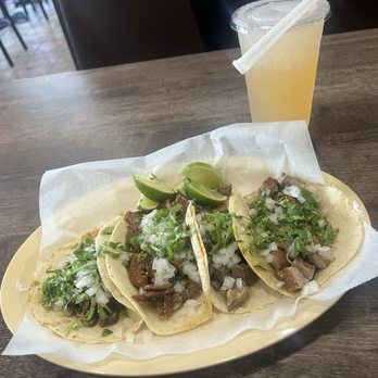 Taco Roble - Barbacoa, Tripas, Lengua y Suadero...y una agua de melón. - Tacos Near Me - Dalton, Georgia Taco Roble - Barbacoa, Tripas, Lengua y Suadero...y una agua de melón. - Tacos Near Me - Dalton, Georgia