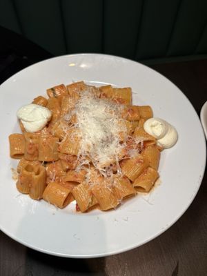 Felix: Modern American Dining by null