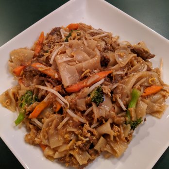Garnjana Thai Restaurant - Pad see ew with carrots(??) - Thai Near Me - Fredericksburg, Virginia Garnjana Thai Restaurant - Pad see ew with carrots(??) - Thai Near Me - Fredericksburg, Virginia