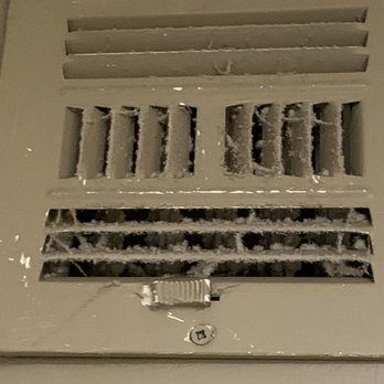 Concord's Colonial Inn - Air vent in bathroom. Covid19? Tuberculosis? Legionnaires Disease? Who knows! - Hotels Near Me - Concord, Massachusetts