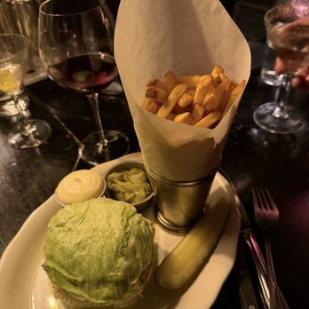 Monkey Bar - Wagyu burger w/ lettuce bun and fries - American Near Me - New York, New York Monkey Bar - Wagyu burger w/ lettuce bun and fries - American Near Me - New York, New York