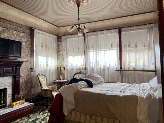 Gingerbread Mansion Inn by null