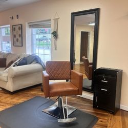 Golden Hour Salon - Welcoming environment
