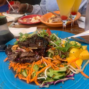 Tower Cafe - Thai Steak Salad Peach Bellini - Breakfast & Brunch Near Me - Sacramento, California