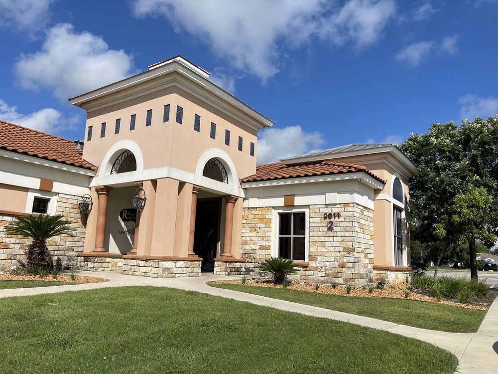 R FAMILY MEDICAL GROUP Updated August 2024 18 Reviews 9811