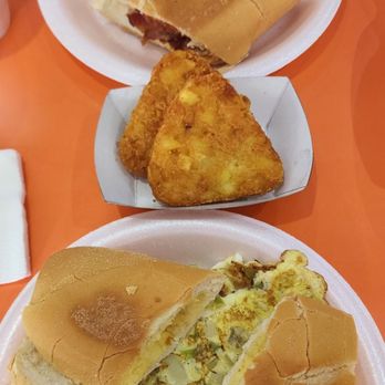Rico Pan Bakery #2 - Veggie omelette with butter toast, hash browns, and bacon egg and cheese sandwich - Sandwiches Near Me - Río Grande, Puerto Rico Rico Pan Bakery #2 - Veggie omelette with butter toast, hash browns, and bacon egg and cheese sandwich - Sandwiches Near Me - Río Grande, Puerto Rico