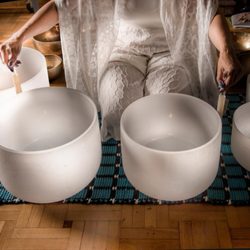 Dr JuJu Love - Sound healing, Crystal singing bowl, Sound bath