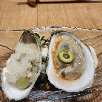 Soseki Modern Omakase - Oyster aperitif - gin & tonic (left), martini (right) - Sushi Bars Near Me - Winter Park, Florida Soseki Modern Omakase - Oyster aperitif - gin & tonic (left), martini (right) - Sushi Bars Near Me - Winter Park, Florida