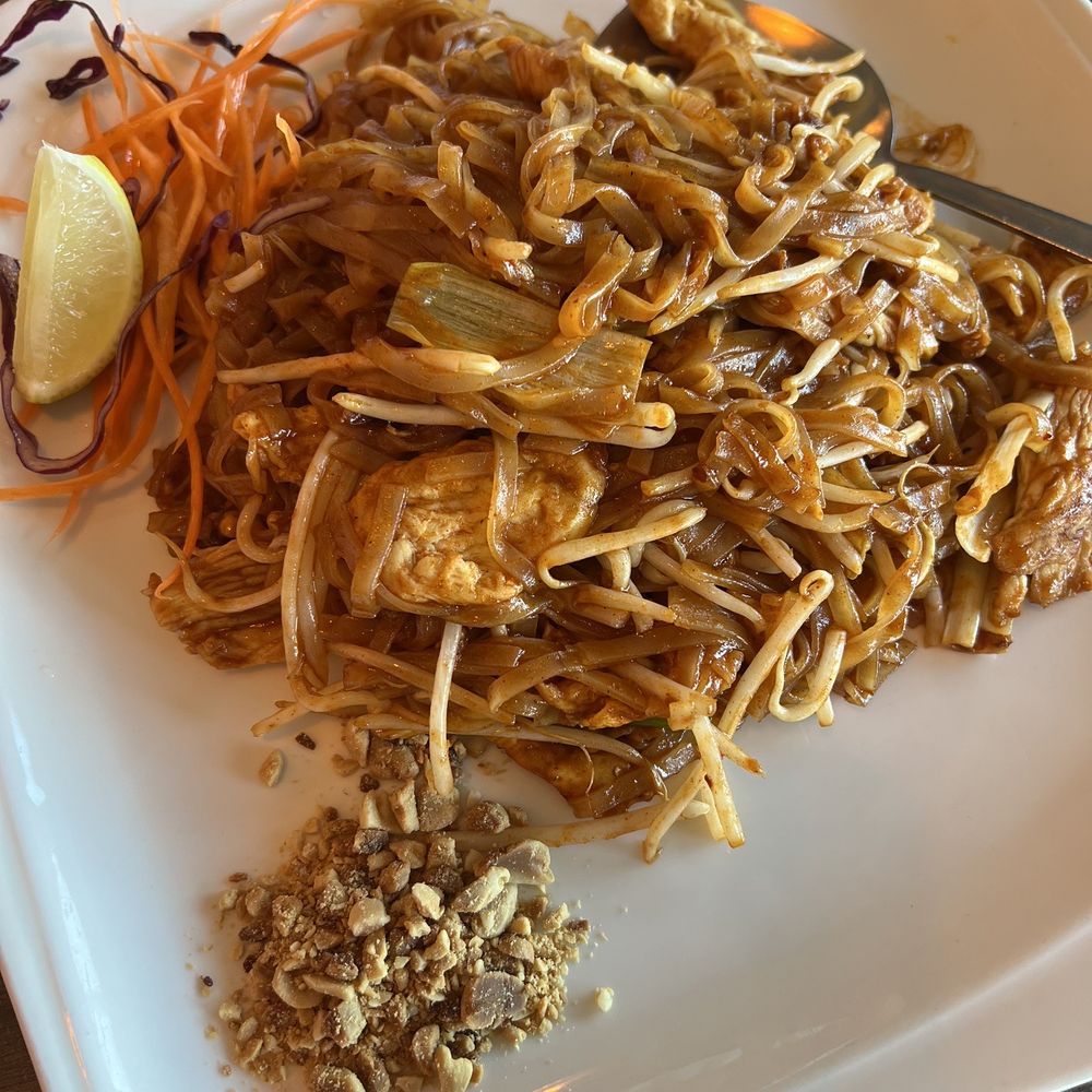 Esan Zap - Chicken Pad Thai - Thai Near Me - Lacey, Washington Esan Zap - Chicken Pad Thai - Thai Near Me - Lacey, Washington