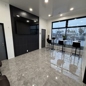 IQ Auto Glass - Very impressed with this waiting area. - Auto Glass Services Near Me - Concord, California IQ Auto Glass - Very impressed with this waiting area. - Auto Glass Services Near Me - Concord, California