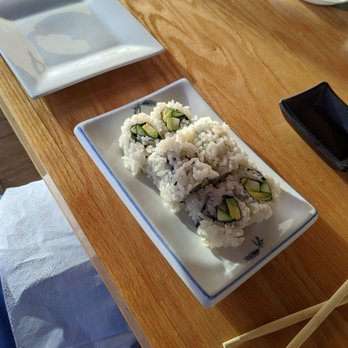Isana - Cucumber sushi roll 4/5 - Sushi Bars Near Me - Kihei, Hawaii