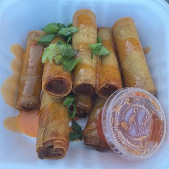 Mumpys street eats - Chicken Lumpias - Food Trucks Near Me - Davis, California