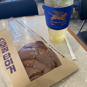 Smoking Tiger Coffee Lab - Salt bread and iced tea at a table - Coffee & Tea Near Me - Gardena, California Smoking Tiger Coffee Lab - Salt bread and iced tea at a table - Coffee & Tea Near Me - Gardena, California