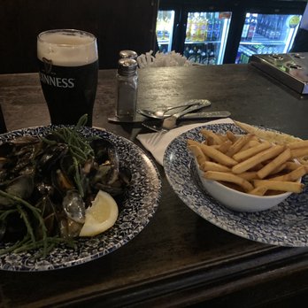 The Old Storehouse - Mussels - Irish Pub Near Me - Dublin, D