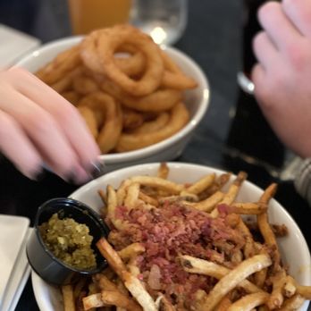Hunter Mountain Brewery - Loaded fries - Breweries Near Me - Hunter, New York