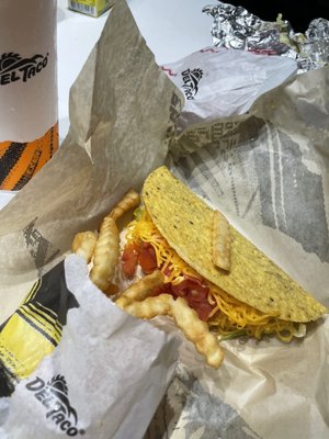 Del Taco by null