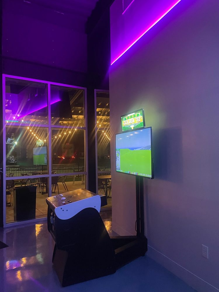 Rotunda Bar & Patio Logo