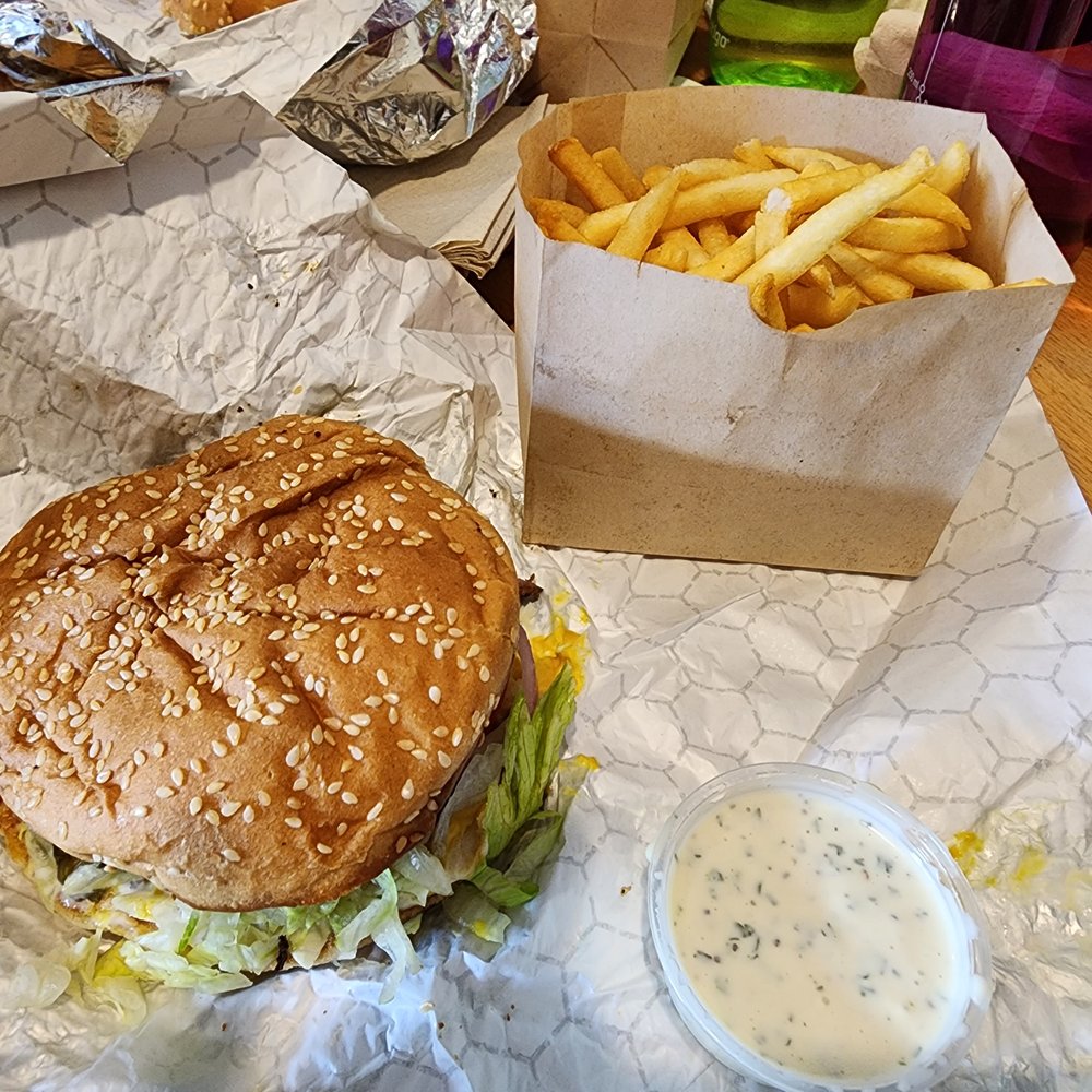 McNally's Outpost - Burgers Near Me - Kernville, California